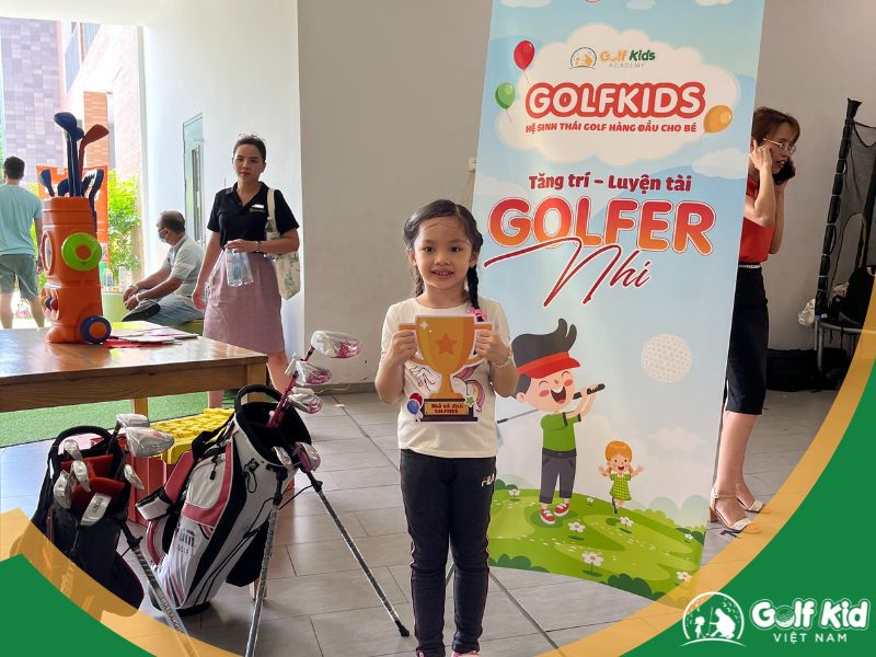 Chuỗi hoạt động trải nghiệm Golf với các bé tại trường quốc tế