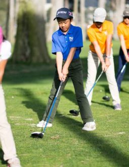 Chọn các học viện golf trẻ em có đa dạng khóa học
