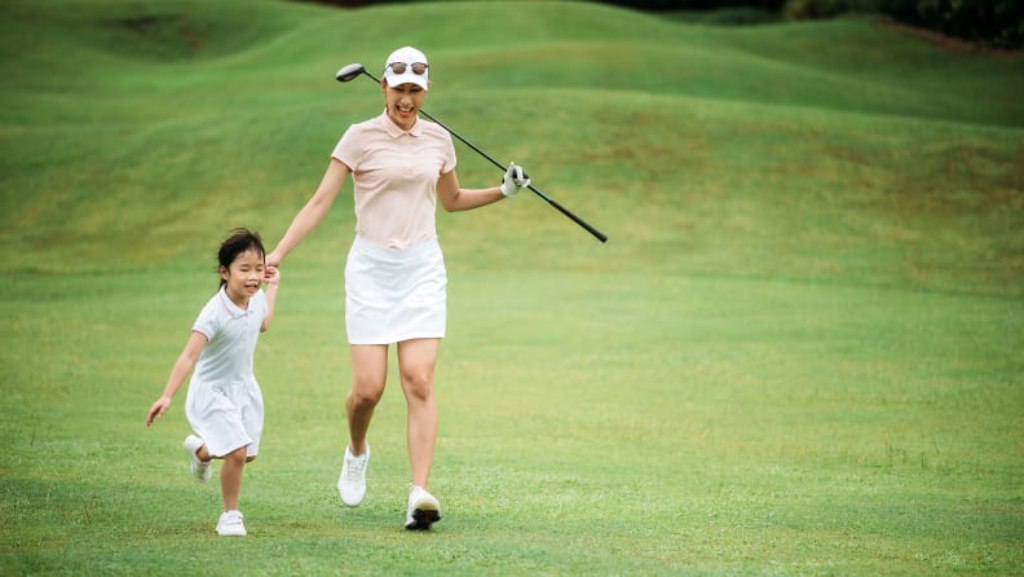 Các cách để trẻ em yêu thích golf