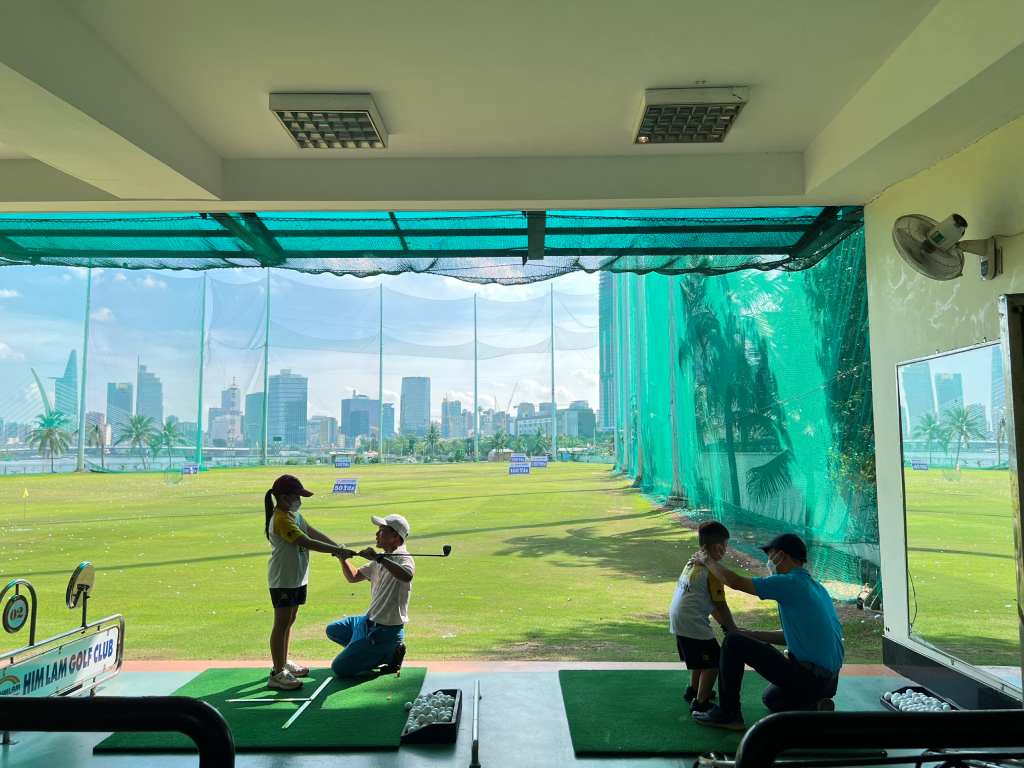 Các bậc phụ huynh có thể hoàn toàn yên tâm về kết quả đầu ra hay chất lượng khóa học golf cho bé tại GolfKids Việt Nam