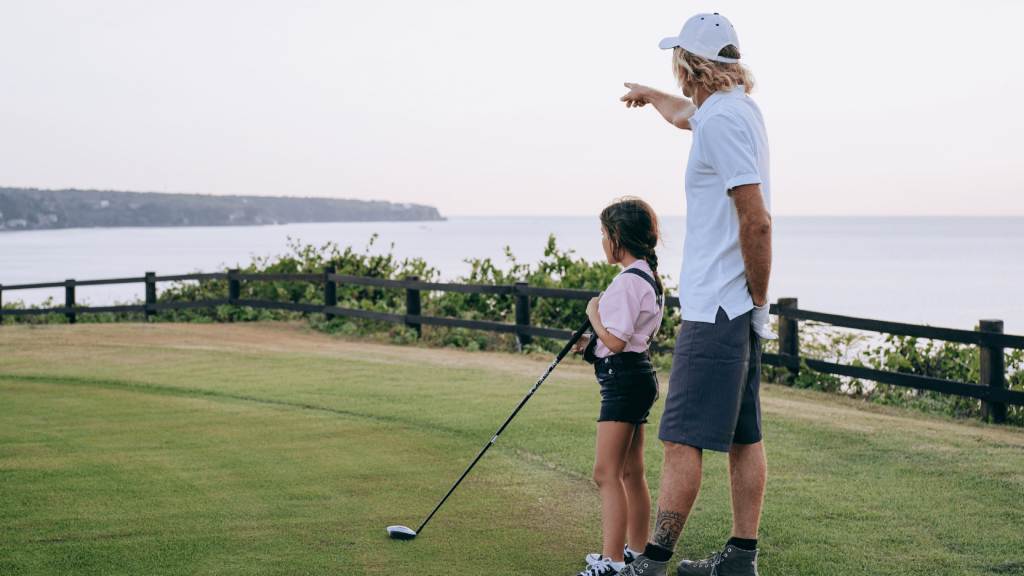Những lợi ích của chơi golf đối với trẻ em