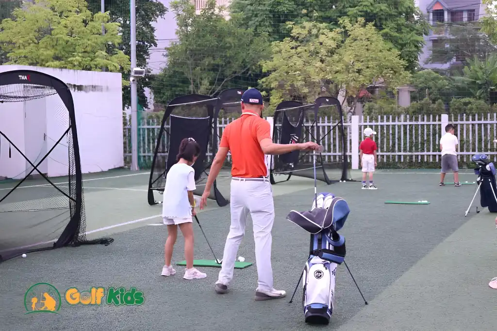Các chuyên gia GolfKids Việt Nam sẽ đưa ra những lời khuyên phù hợp cho phụ huynh