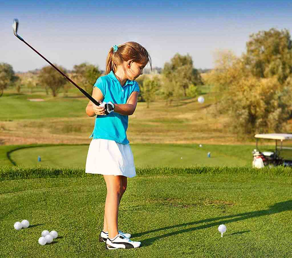 Mỗi độ tuổi, trẻ em có thể trải nghiệm đồ chơi đánh golf trẻ em khác biệt
